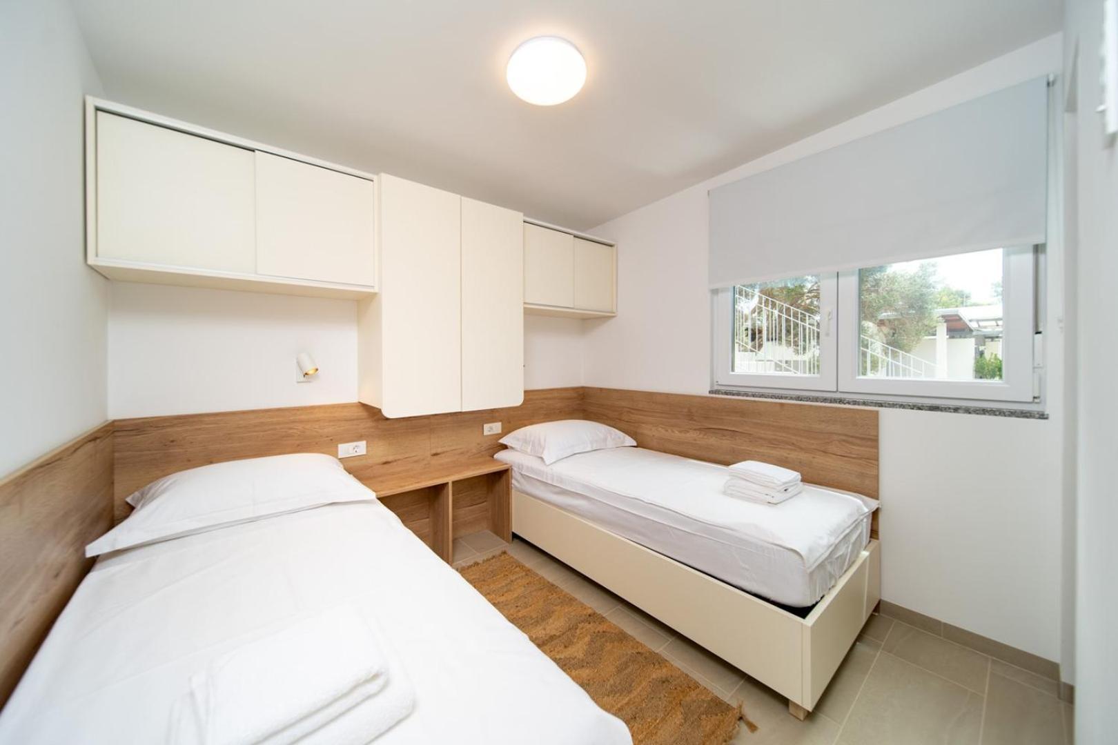 Arti Holiday Homes Banjol Exteriör bild