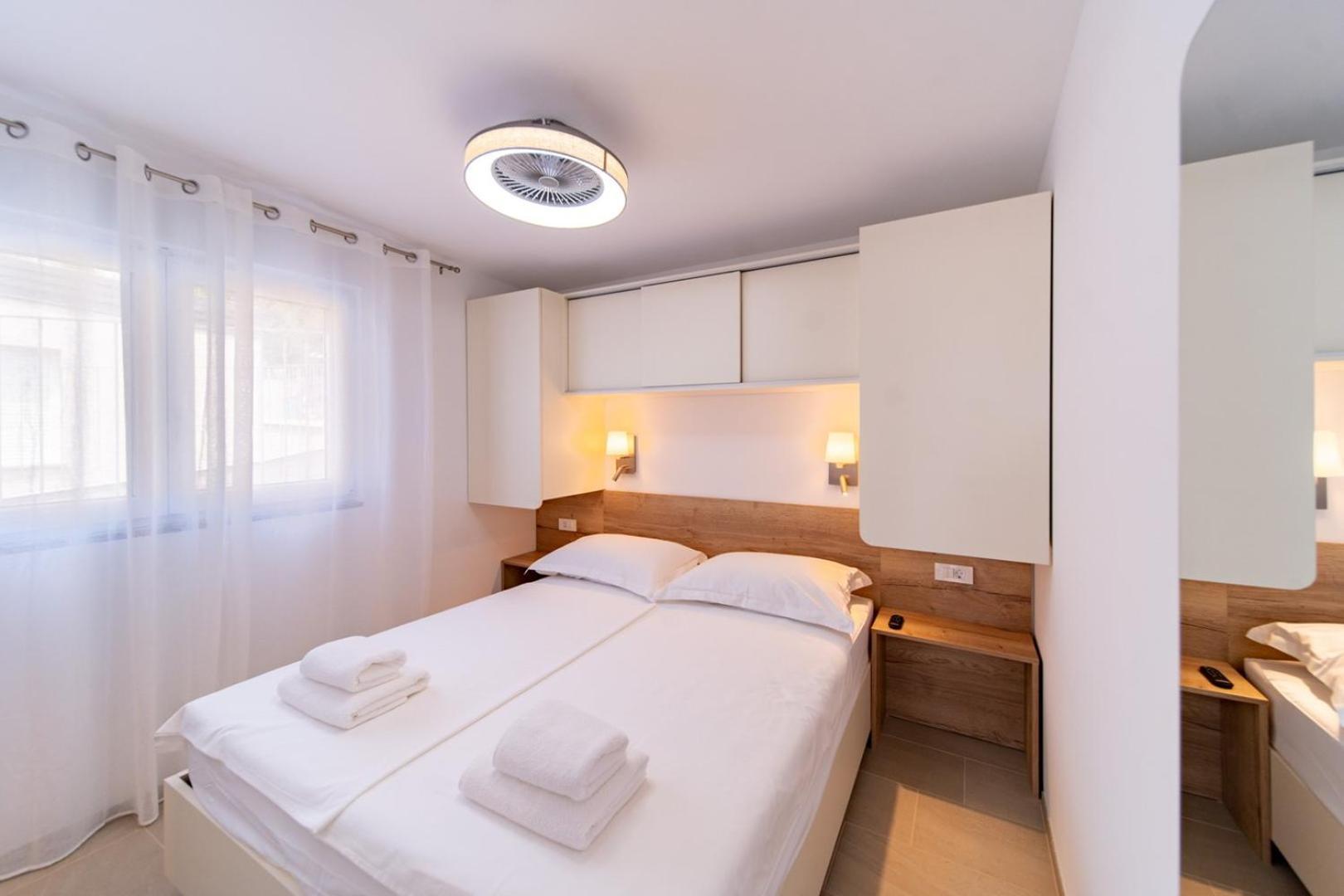 Arti Holiday Homes Banjol Exteriör bild