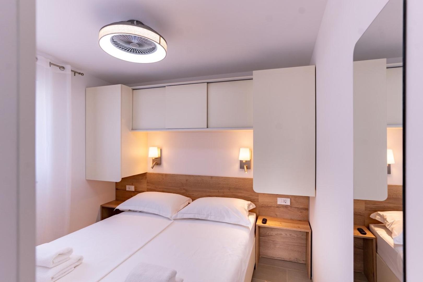 Arti Holiday Homes Banjol Exteriör bild
