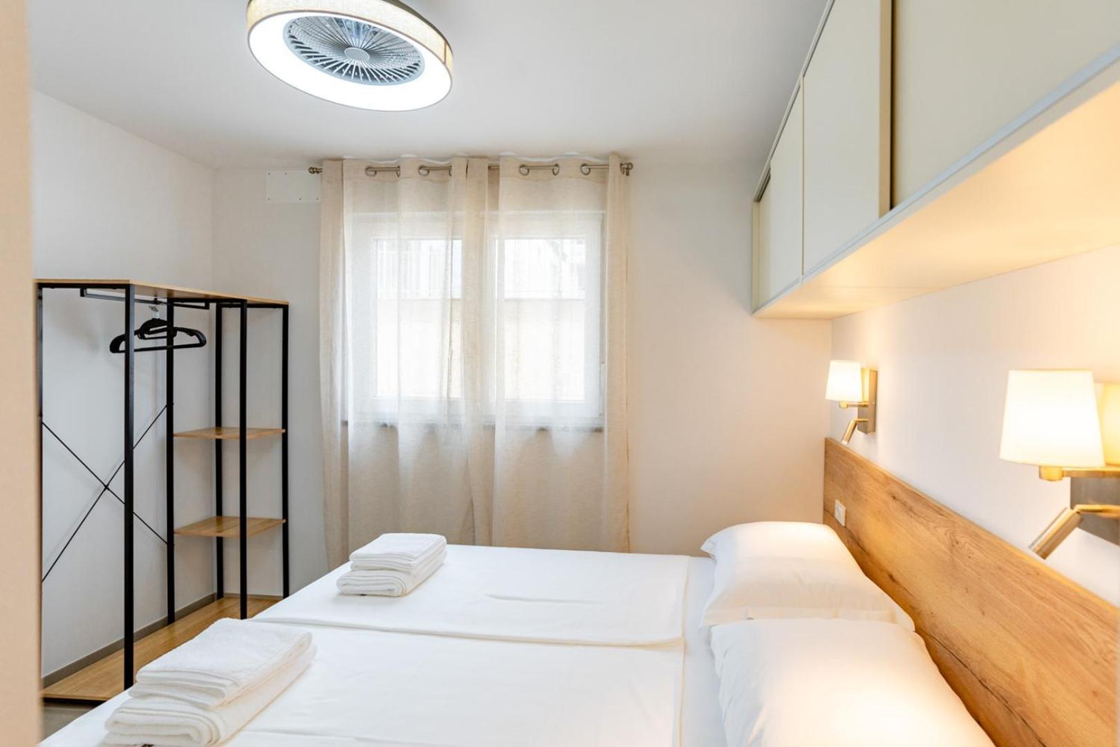 Arti Holiday Homes Banjol Exteriör bild