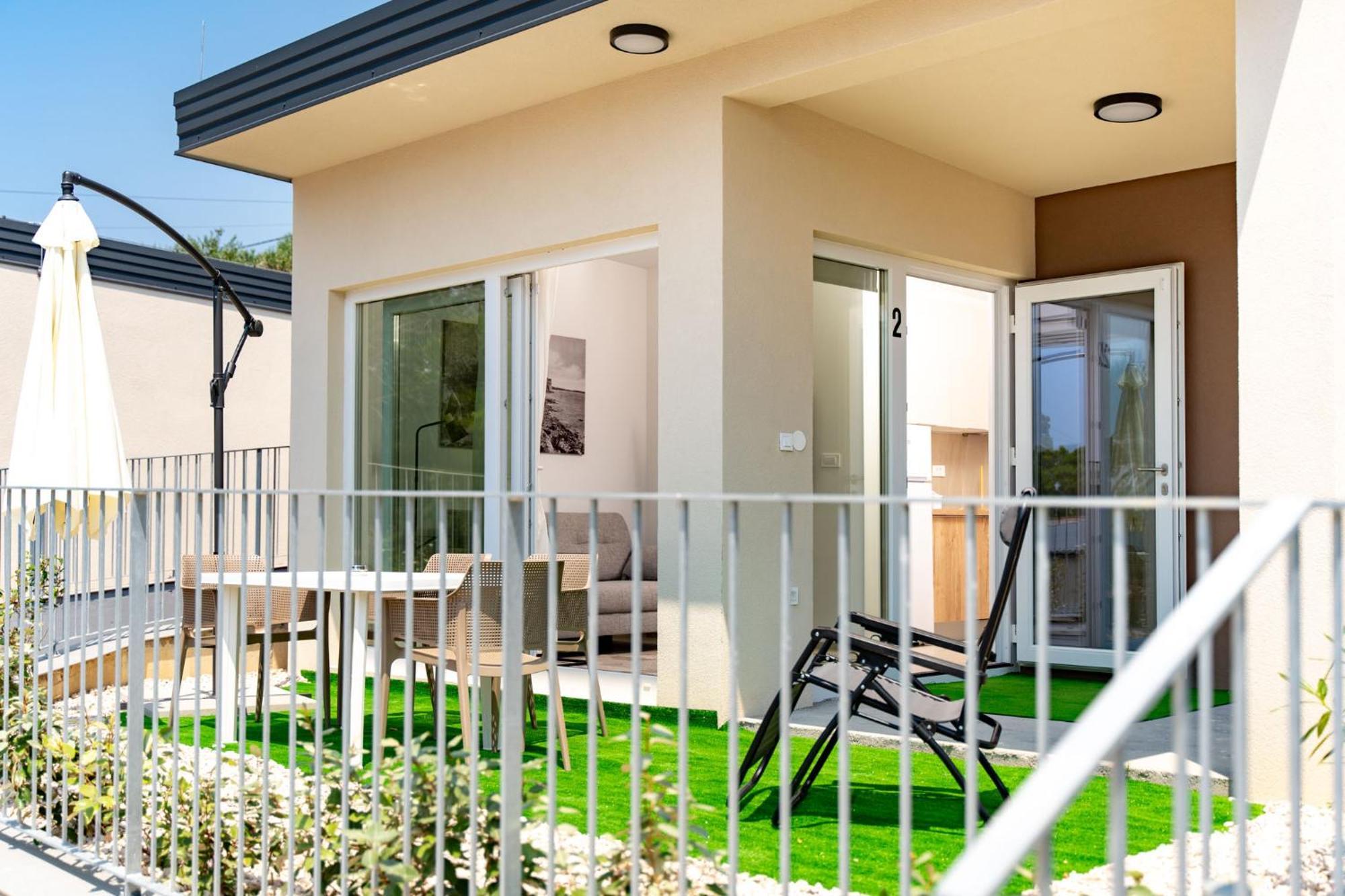 Arti Holiday Homes Banjol Rum bild