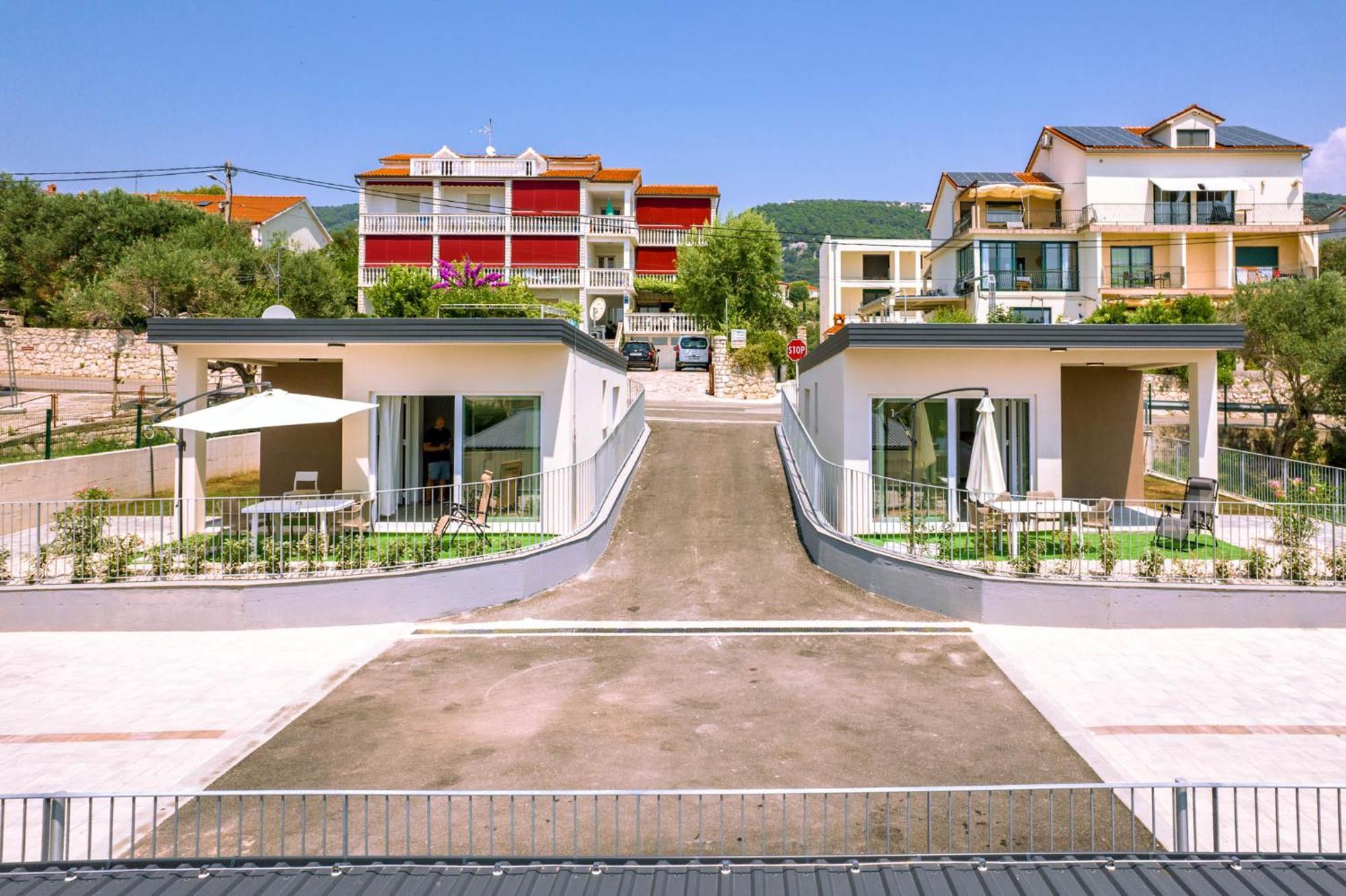 Arti Holiday Homes Banjol Exteriör bild